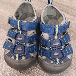 Keen kids blue sandals size 7